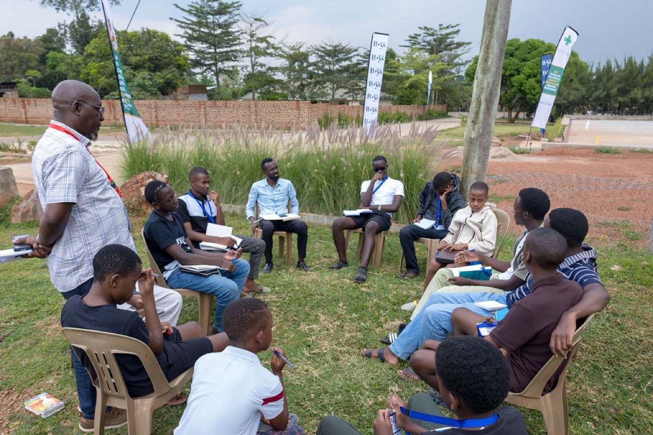 Biblical foundation, boys in prayer